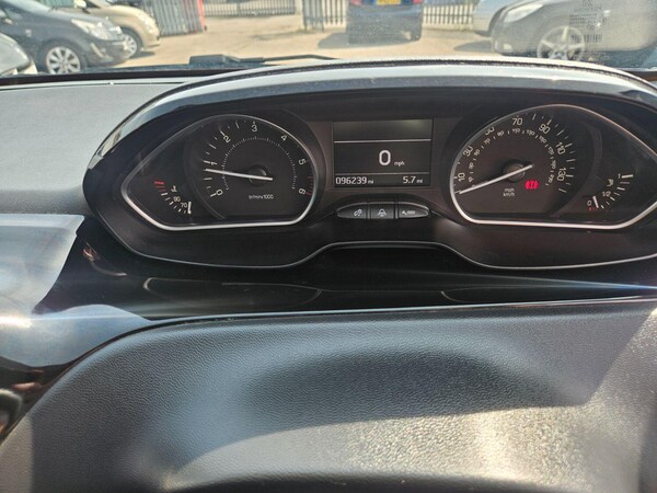 Used Peugeot 208 2014 for sale - 73992339: Photo 10