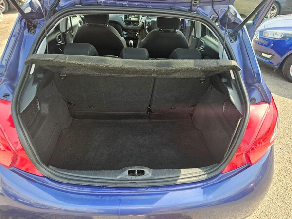 Used Peugeot 208 2014 for sale - 73992339: Photo 14