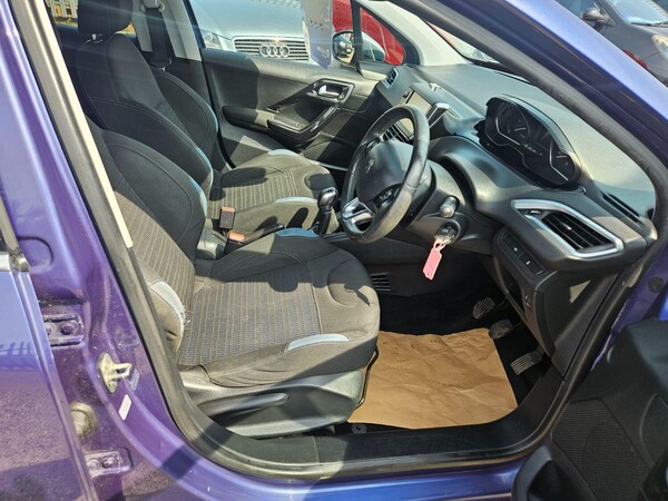 Used Peugeot 208 2014 for sale - 73992339: Photo 9