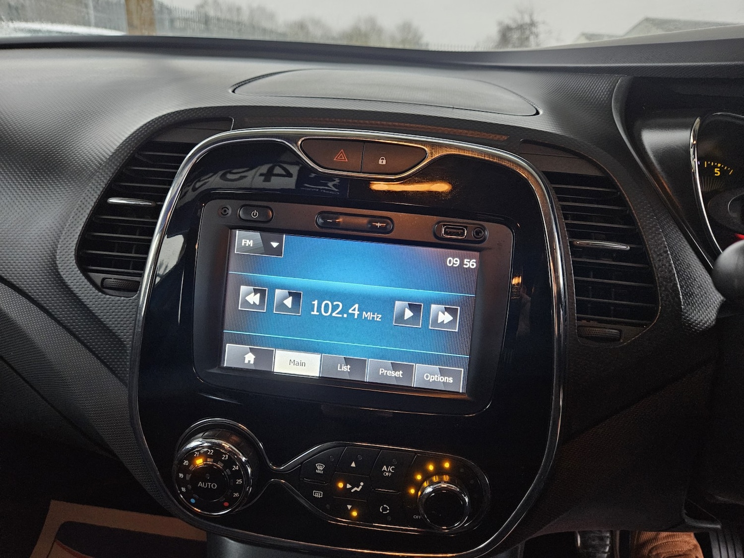 Used Renault Captur 2015 for sale - 77245278: Photo 11