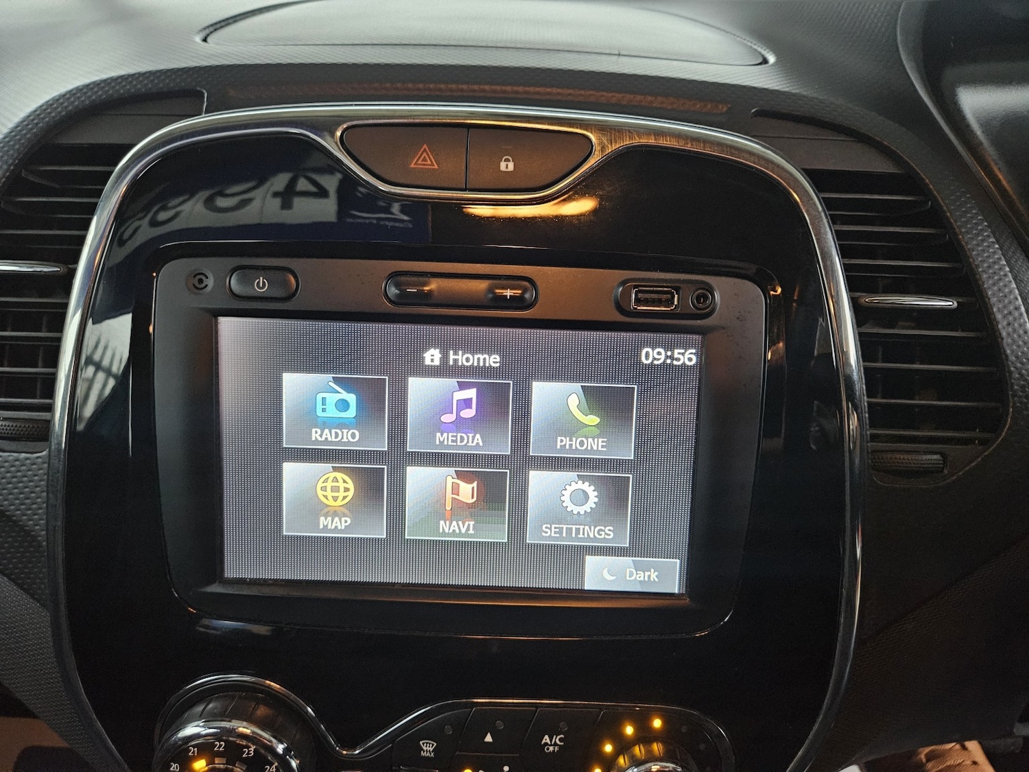 Used Renault Captur 2015 for sale - 77245278: Photo 12