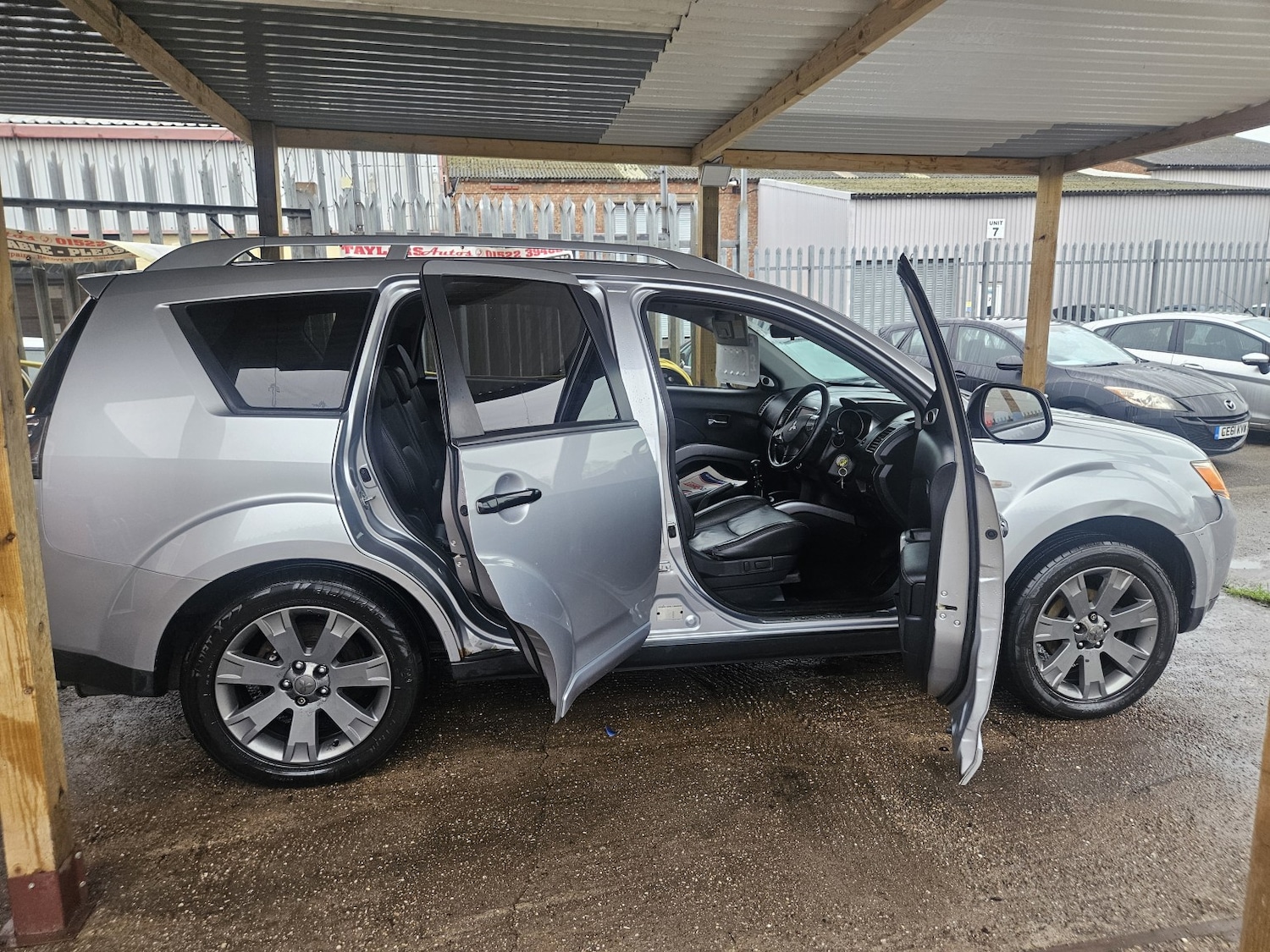 Used Mitsubishi Outlander 2008 for sale - 76956946: Photo 5