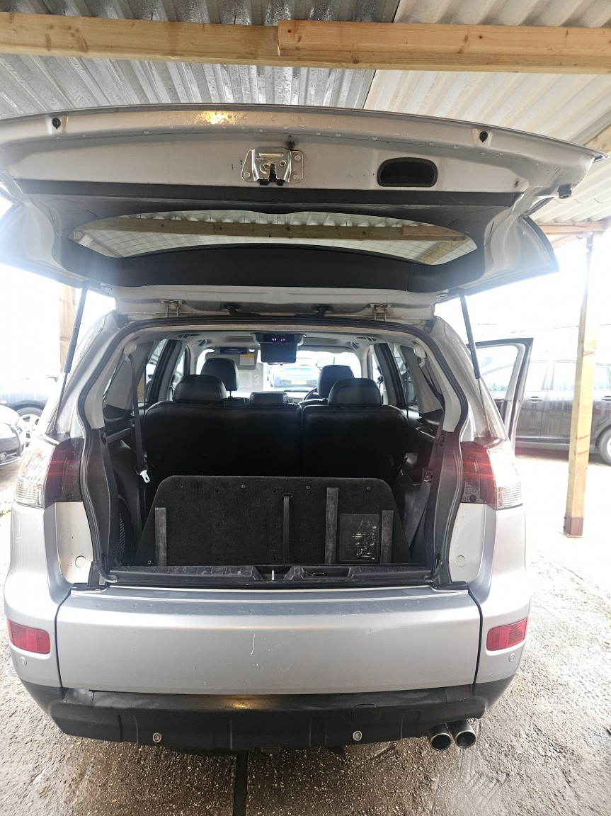 Used Mitsubishi Outlander 2008 for sale - 76956946: Photo 8