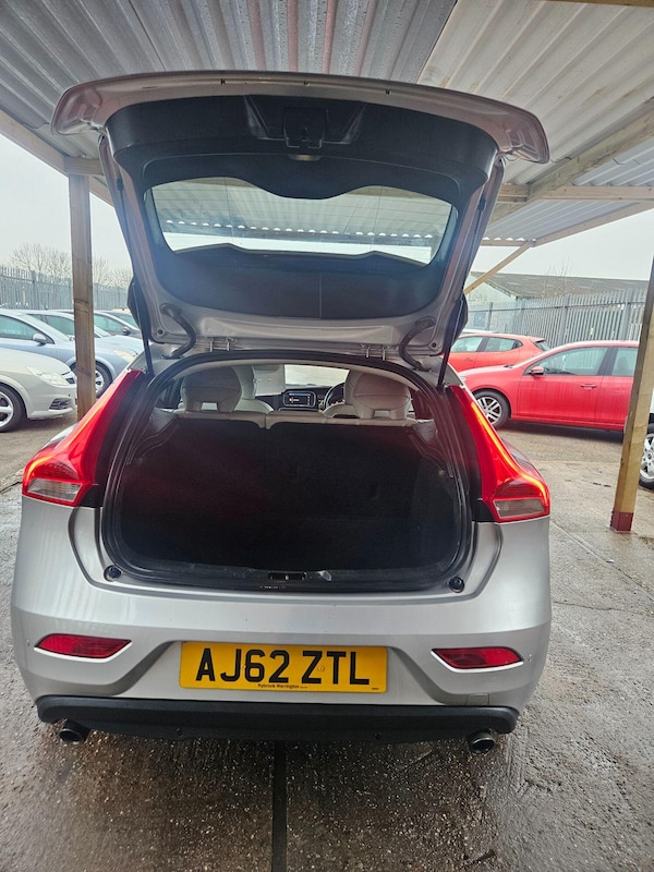 Used Volvo V40 2013 for sale - 73837928: Photo 6