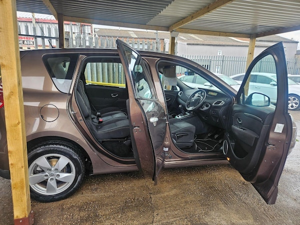 Used Renault Scenic 2010 for sale - 74346640: Photo 14