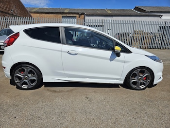 Used Ford Fiesta 2014 for sale - 79167977: Photo