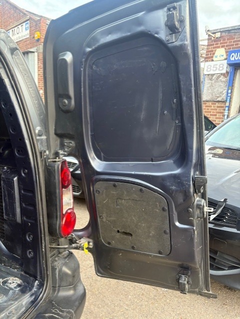 Used Peugeot Partner 2014 for sale - 76204695: Photo 17