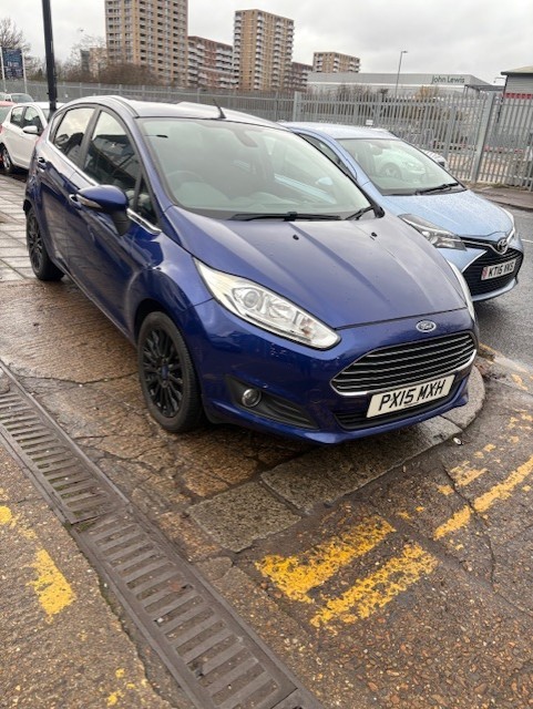 Used Ford Fiesta 2015 for sale - 76937645: Photo 1
