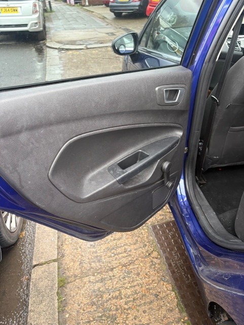 Used Ford Fiesta 2015 for sale - 76937645: Photo 11