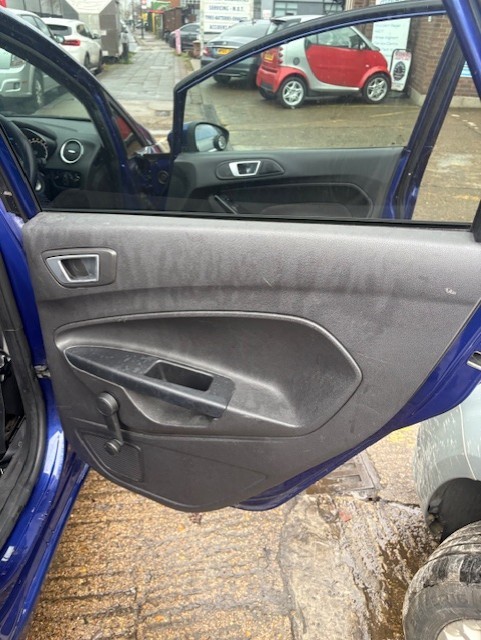 Used Ford Fiesta 2015 for sale - 76937645: Photo 9