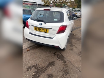 Used Toyota Yaris 2015 for sale - 76501205: Photo