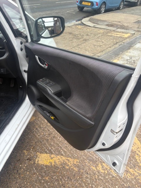 Used Honda Jazz 2014 for sale - 77635525: Photo 12