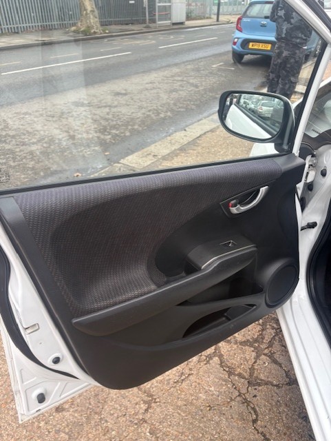 Used Honda Jazz 2014 for sale - 77635525: Photo 7