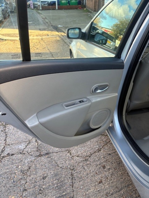 Used Renault Clio 2007 for sale - 76760798: Photo 12