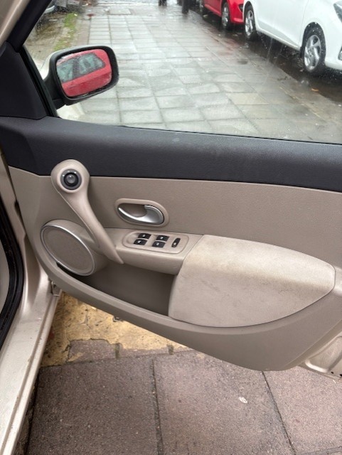 Used Renault Clio 2007 for sale - 76856589: Photo 10