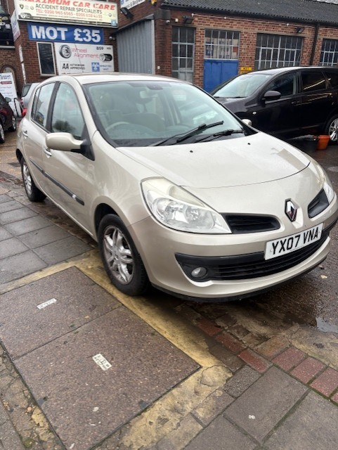 Used Renault Clio 2007 for sale - 76856589: Photo 2