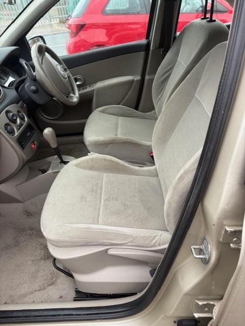 Used Renault Clio 2007 for sale - 76856589: Photo 6