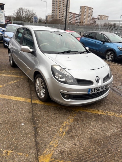Used Renault Clio 2006 for sale - 77167345: Photo 2