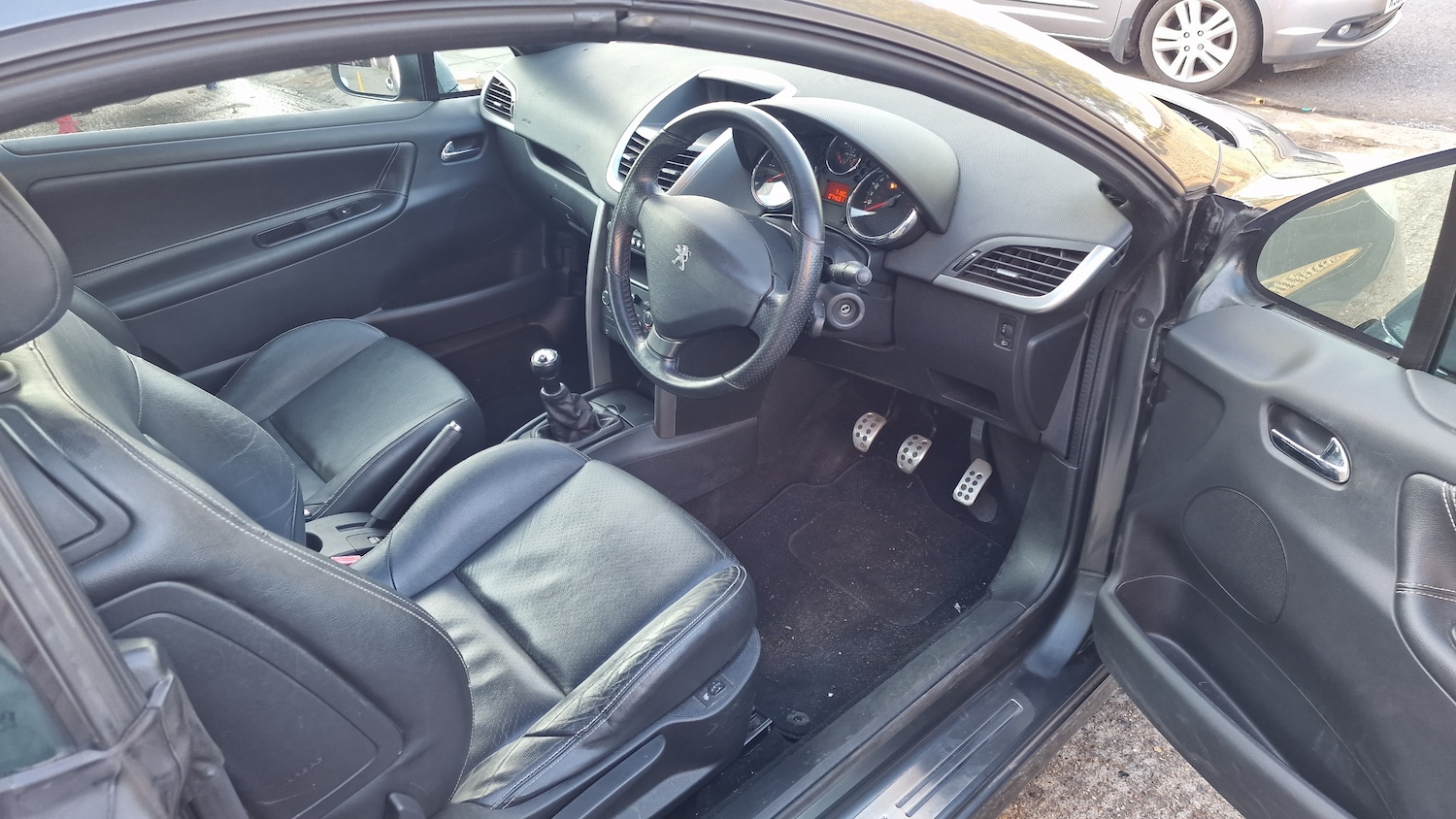 Used Peugeot 207 CC 2012 for sale - 76246067: Photo 7