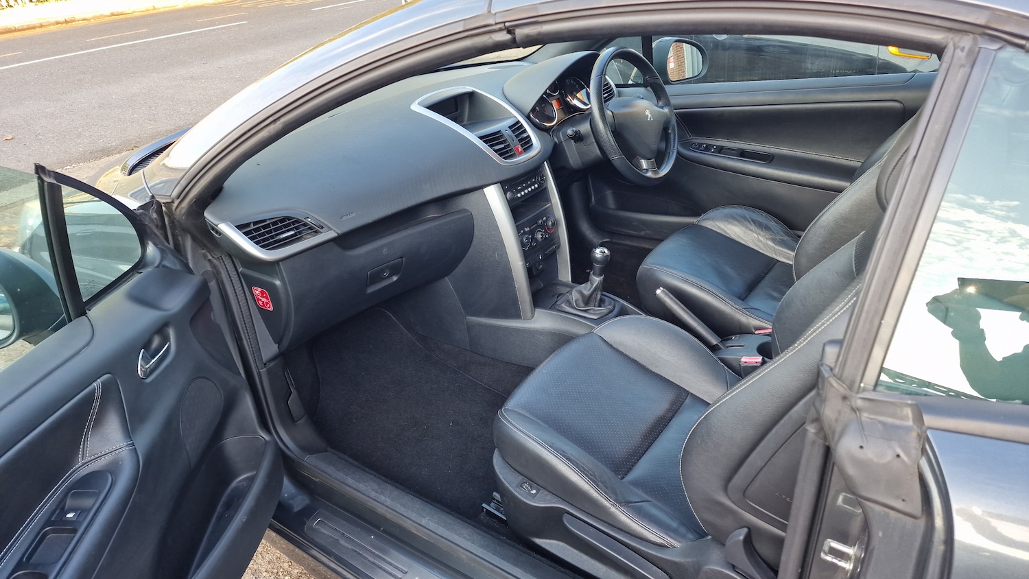 Used Peugeot 207 CC 2012 for sale - 76246067: Photo 8