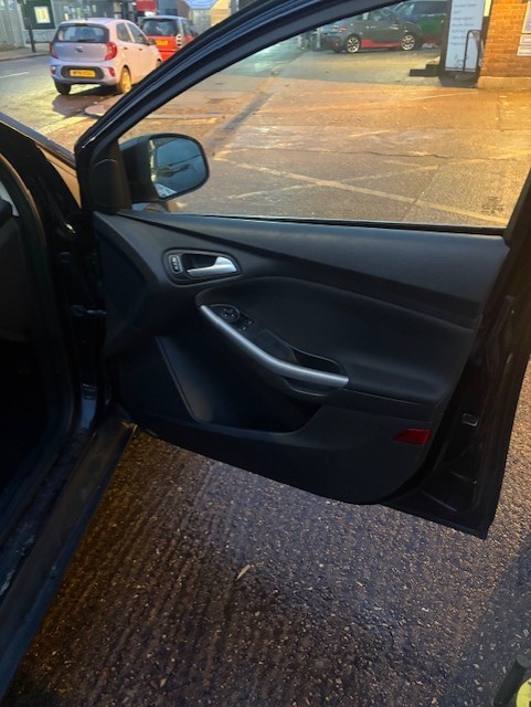 Used Ford Focus 2015 for sale - 77347027: Photo 9