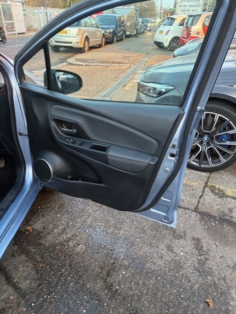 Used Toyota Yaris 2015 for sale - 76661183: Photo 9