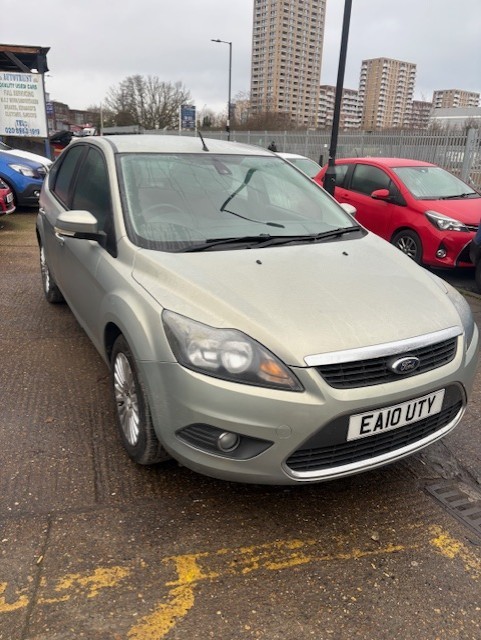 Used Ford Focus 2010 for sale - 77021946: Photo 2