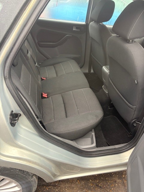 Used Ford Focus 2010 for sale - 77021946: Photo 6