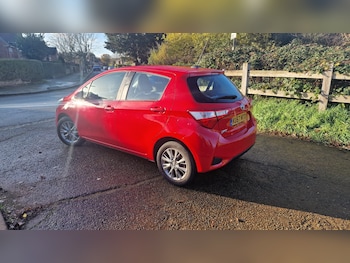 Used Toyota Yaris 2017 for sale - 76777400: Photo