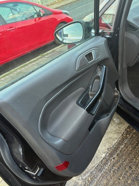 Used Ford Fiesta 2013 for sale - 76943011: Photo 14