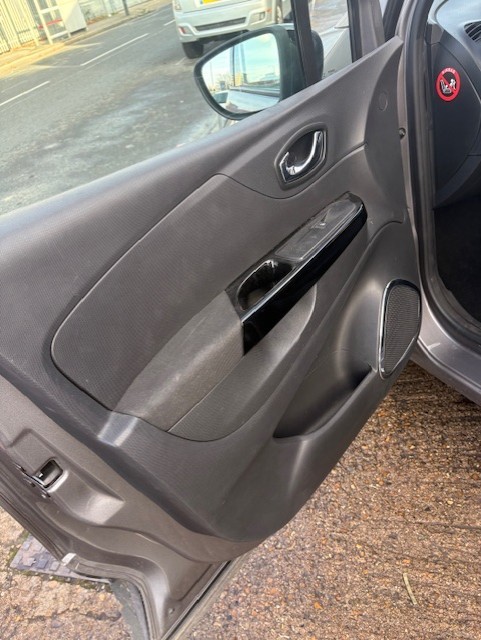 Used Renault Captur 2015 for sale - 76943010: Photo 15