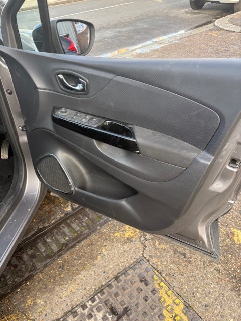 Used Renault Captur 2015 for sale - 76943010: Photo 6