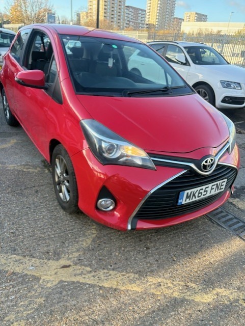 Used Toyota Yaris 2015 for sale - 76760800: Photo 1