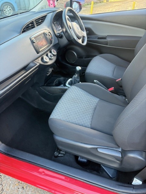 Used Toyota Yaris 2015 for sale - 76760800: Photo 11