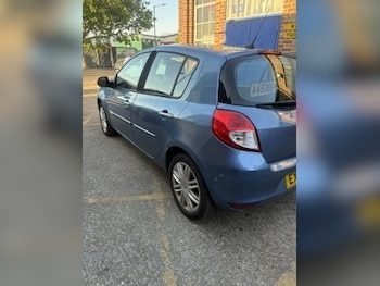 Used Renault Clio 2010 for sale - 79466587: Photo