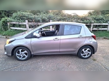 Used Toyota Yaris 2015 for sale - 75908557: Photo