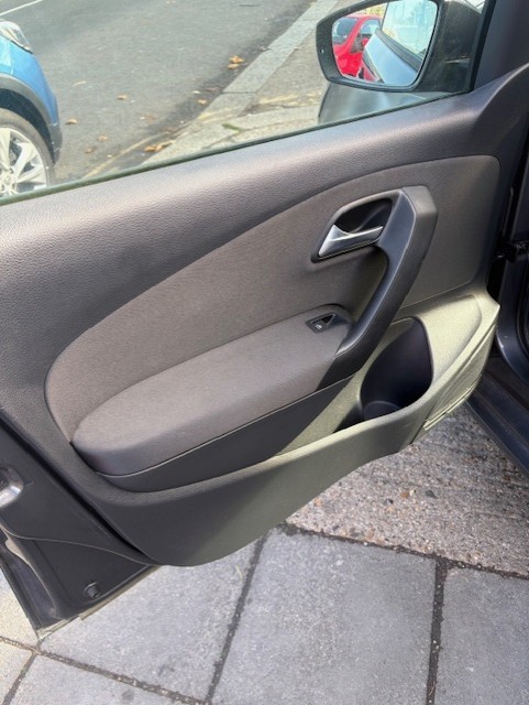 Used Volkswagen Polo 2011 for sale - 76381671: Photo 15