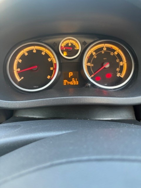 Used Vauxhall Corsa 2010 for sale - 77899032: Photo 5