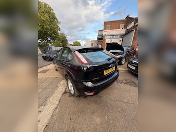 Used Ford Focus 2010 for sale - 75967452: Photo