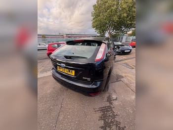 Used Ford Focus 2010 for sale - 75967452: Photo