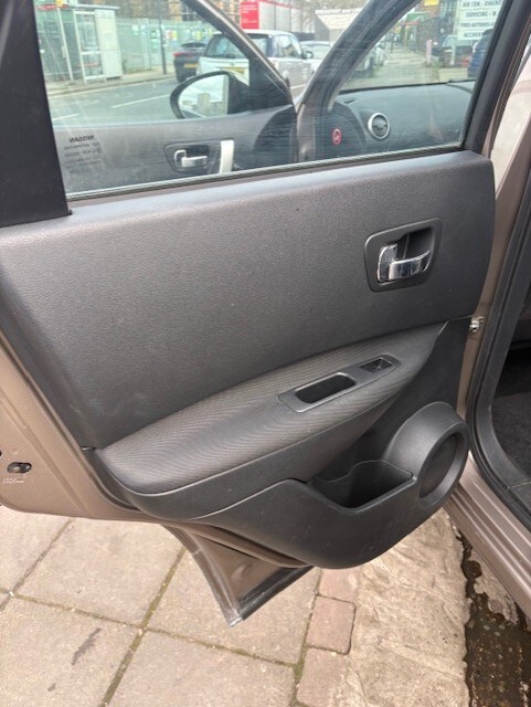 Used Nissan Qashqai 2010 for sale - 77899035: Photo 8