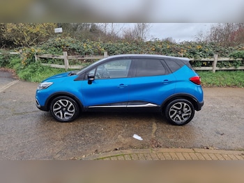 Used Renault Captur 2017 for sale - 76922658: Photo