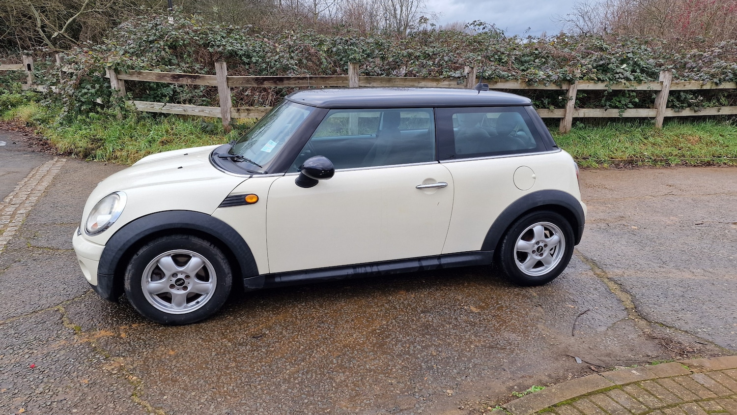 Used MINI Hatch 2010 for sale - 77259058: Photo 3