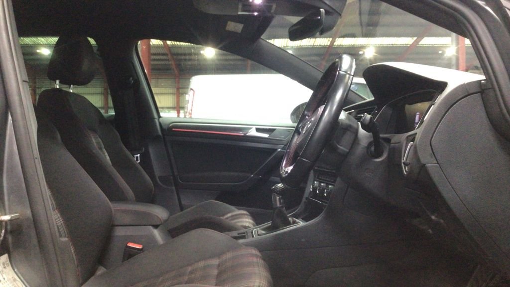 Used Volkswagen Golf 2019 for sale - 77558002: Photo 2