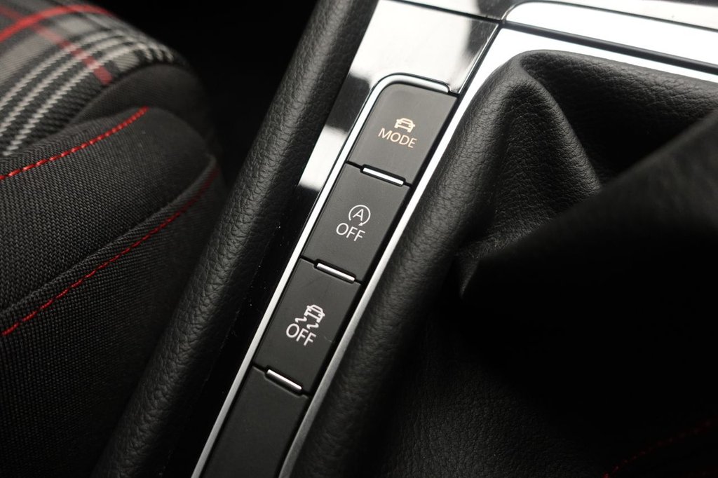 Used Volkswagen Golf 2019 for sale - 77558002: Photo 39