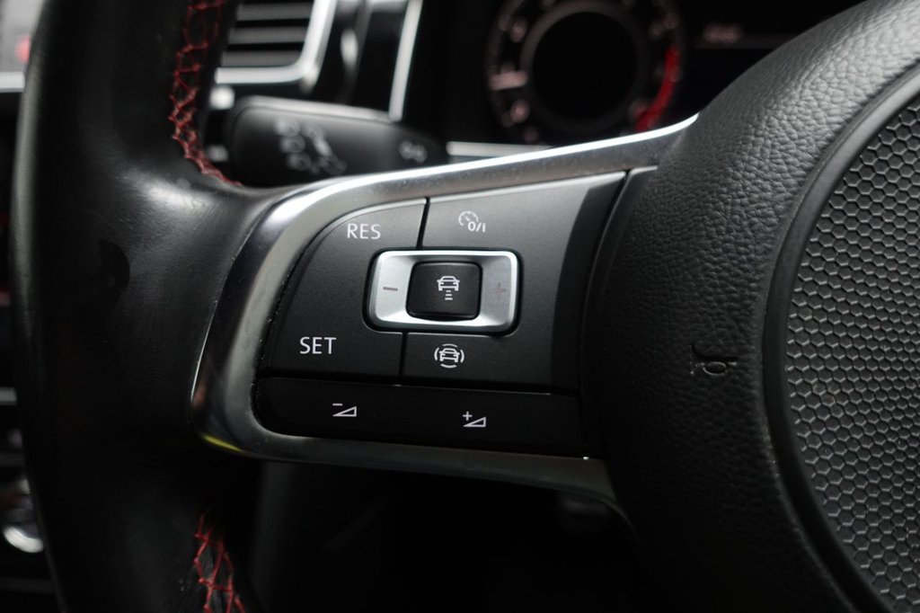 Used Volkswagen Golf 2019 for sale - 77558002: Photo 44