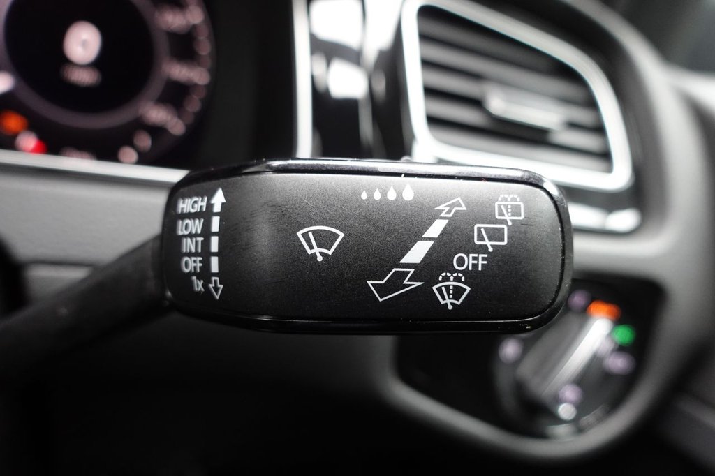 Used Volkswagen Golf 2019 for sale - 77558002: Photo 49