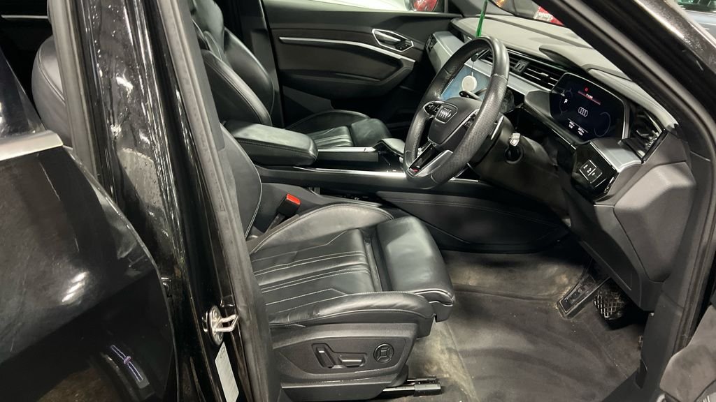 Used Audi e-tron 2020 for sale - 77302631: Photo 4