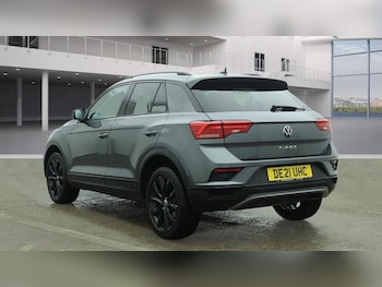 Used Volkswagen T-Roc 2021 for sale - 77835857: Photo