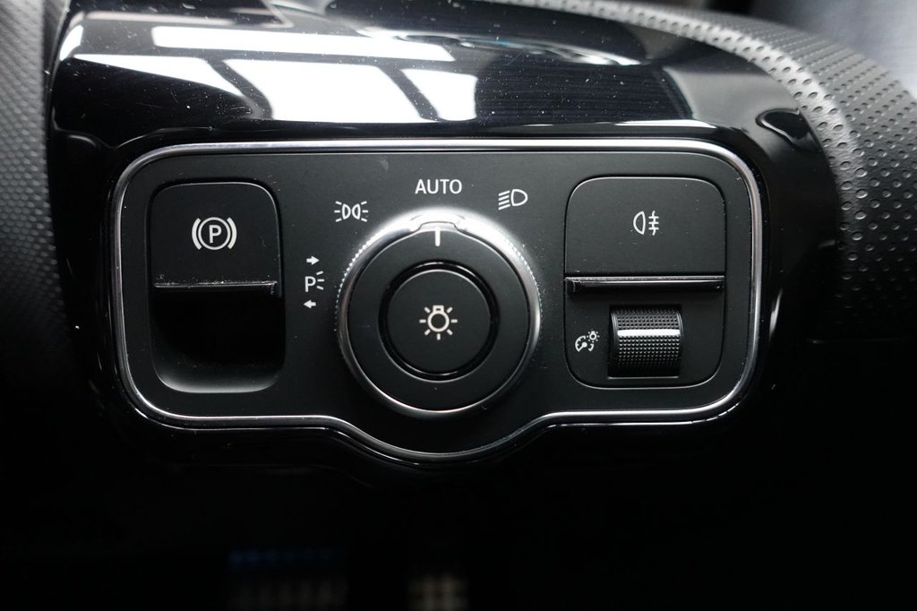 Used Mercedes-Benz A-Class 2018 for sale - 77341377: Photo 46